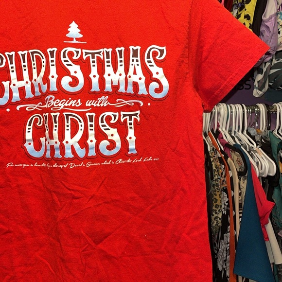 Red Christmas begins with Christs tshirt unique find ladies religious size small - Picture 4 of 6